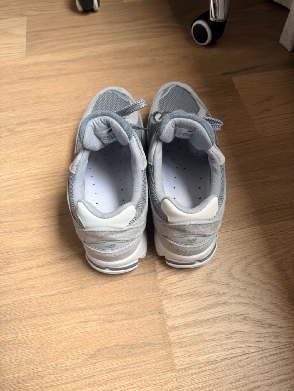 New Balance Light Gray Mesh & Suede Sneakers - Picture 3 of 4